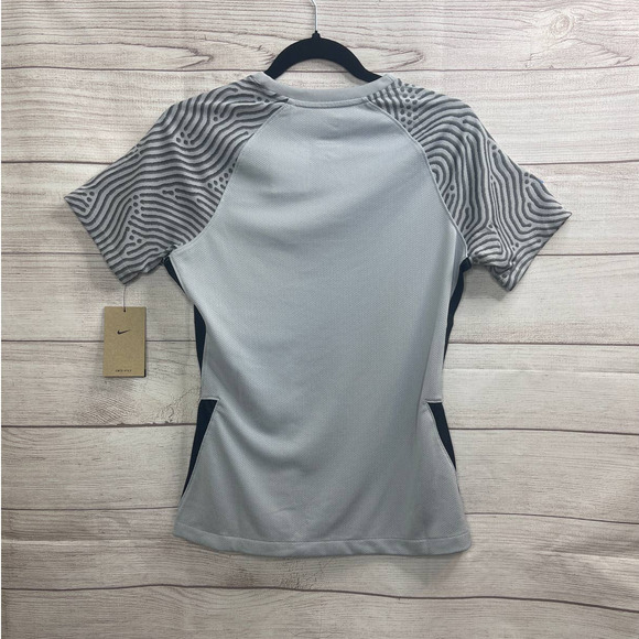 Nike Strike 2 Grey Soccer Jersey Women’s Size Small (CW3555-012) - Picture 7 of 10